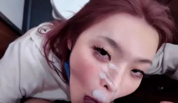 在高鐵上為小哥哥口交 Kitty