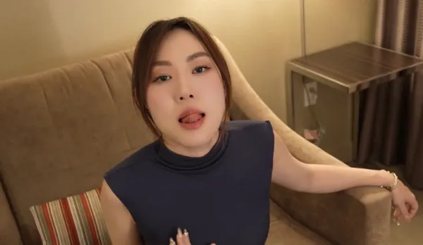 情人節老公出差 人妻欲求不滿約啪約到小叔子 足底足交激情做愛 米菲兔