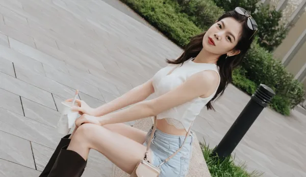 有著明星臉的交換學生Mia