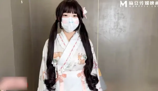 線下cos陪玩白嫩美少女遇到變態客戶 QQ糖