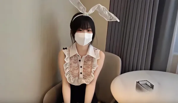 淫蕩繼妹和色情哥哥的激情夜 梓怡