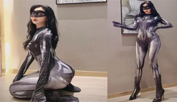 推特女神Vivian姐：極品反差婊絲襪誘惑，定制蜘蛛俠主題！美腿被扛瘋狂抽插爆操顏射！