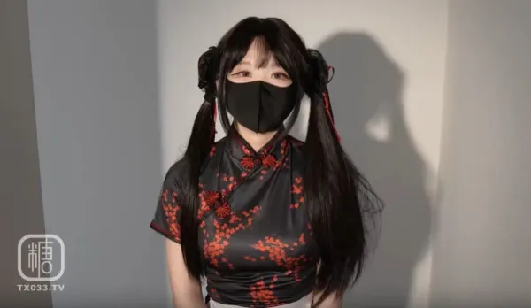 新年第一天用身體喚醒賴床的哥哥 嫩小兔