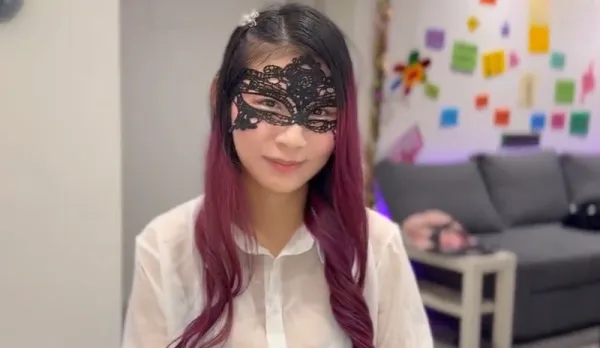 F罩杯火辣的巨乳女孩貝貝