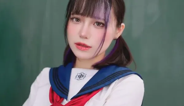 M系母狗學妹被學長發現喜歡在網絡上色色成為肉便器的第一天 齋齋