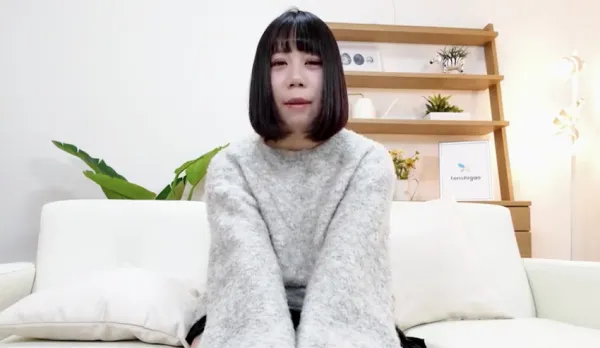 身材豐滿的少婦第一次拍攝成人視頻