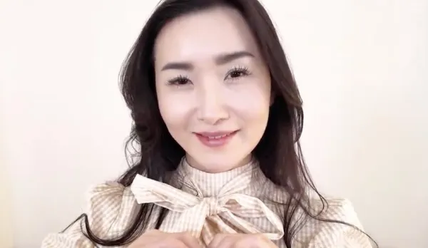 已婚性感女星望月玲實現了她的出軌幻想