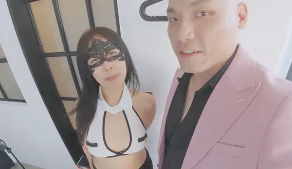 跟老公交往二十年結婚七年的漂亮人妻見面即交合全身都是敏感帶