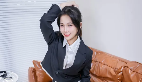 居家監禁新手美女觀護人首次上門檢查沒想到被五年沒碰女人的出獄猛男盯上 婕咪