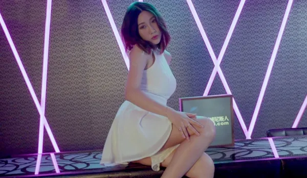 DMX-0061 擁有34E水滴美乳的清純酒店妹 黎兒