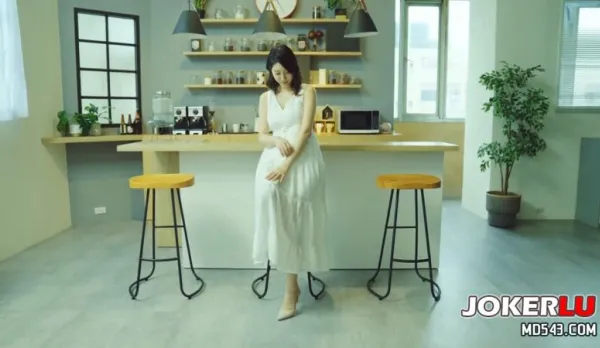 DS-0021 美尻老闆娘黎兒來一杯美式咖啡加淫水 黎兒