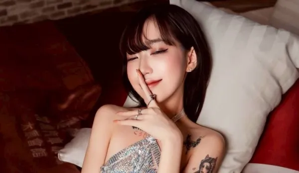 與剛交往的女友約定好要試用一下彼此的身體我肯定是狂抽猛送讓她離不開我 艾嫣