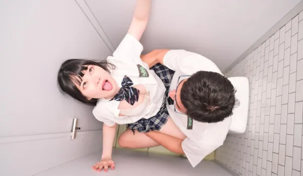 OGSP-0007 畢業前夕再度出現四腳獸傳說， 不惜違規就地初嚐學長的巨屌！