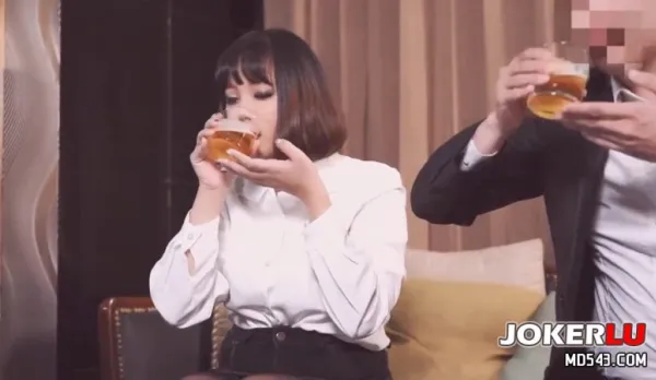 TQ-00011 女業務微醺露出狂騎已婚男同事