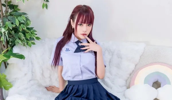 巨乳女學生妙妙被壞心眼閨蜜傳來的傳說巨根照讓她瞬間發情第一次全裸按摩就淫亂爆走